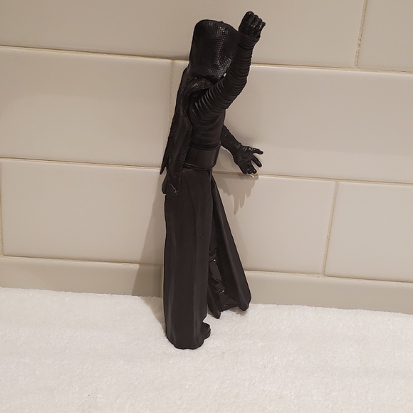 HASBRO Kylo Ren, Rise of Skywaker Action Figure - Picture 3 of 6